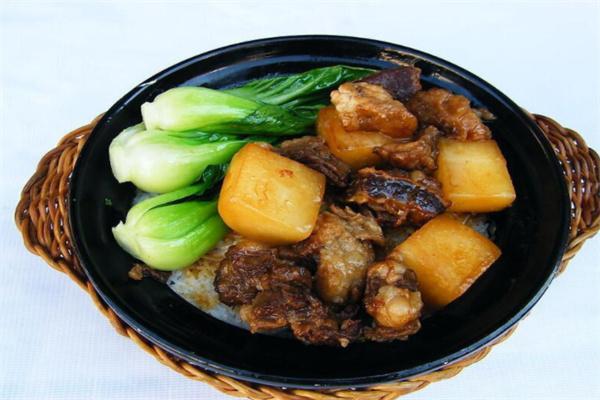 美味园煲仔饭加盟