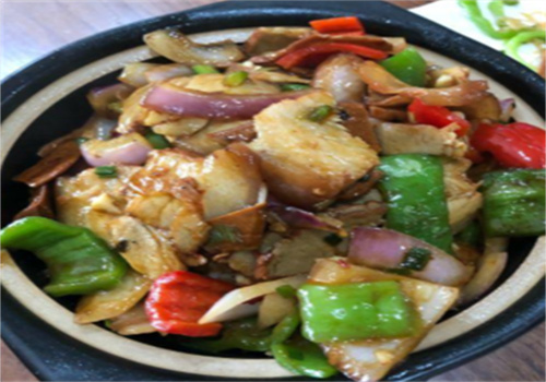 源乡美食煲仔饭