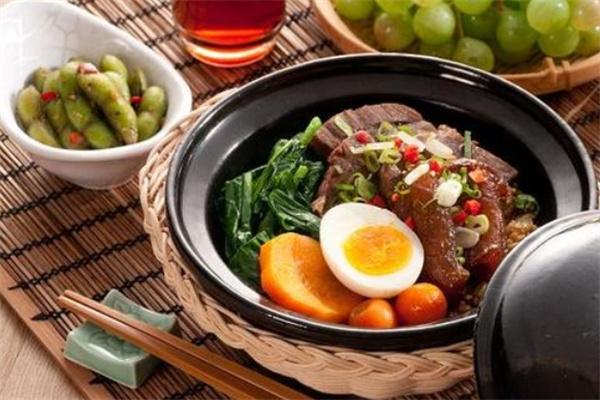 小当家煲仔饭加盟