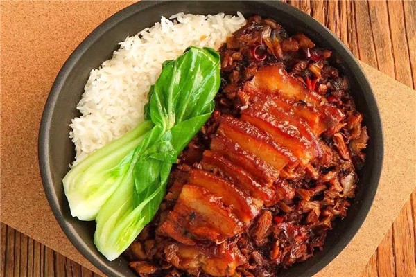 煲青天煲仔饭加盟