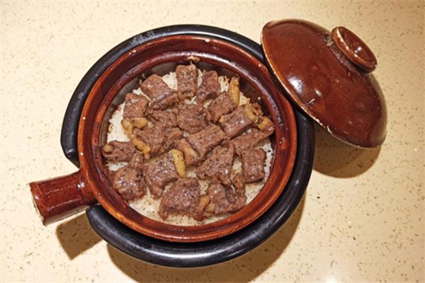 金钩煲仔饭