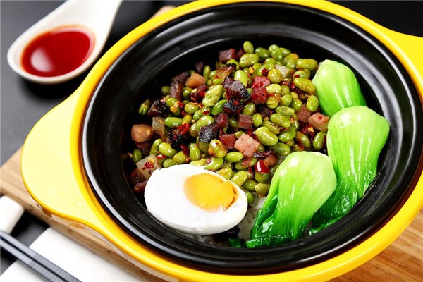 陆小范煲仔饭加盟