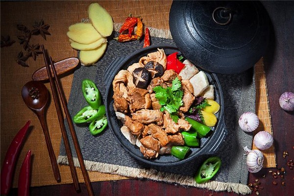 隍煲仔煲仔饭加盟