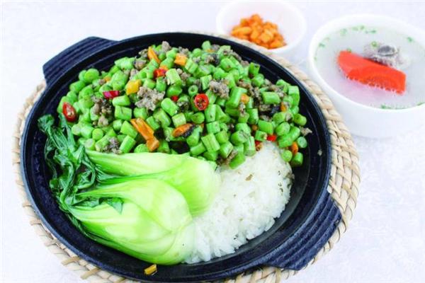 万里香煲仔饭加盟