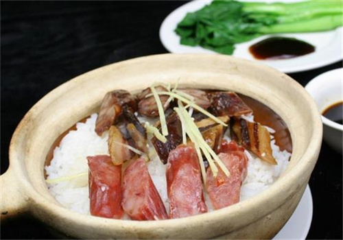 阿蓝煲仔饭