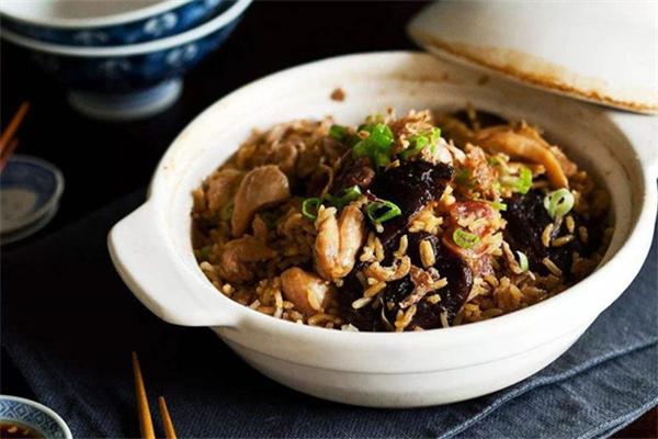 呐力隆广式煲仔饭加盟