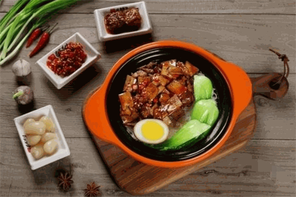 狼外婆煲仔饭加盟