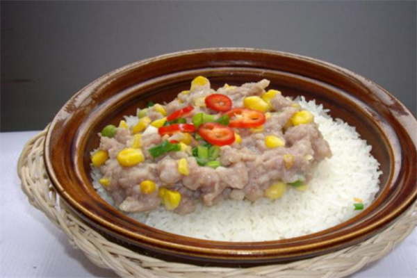 月明圆煲仔饭加盟