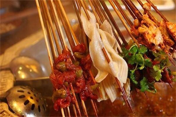 六婆砂锅串串香加盟
