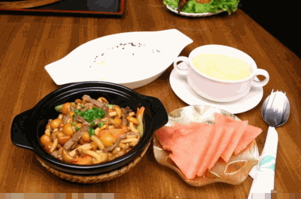 蝌蚪煲仔饭加盟