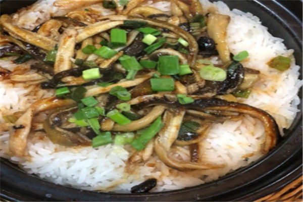 来怡份煲仔饭