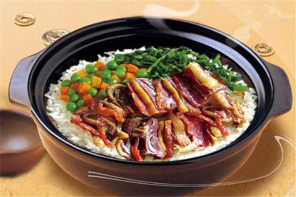 味独角煲仔饭加盟