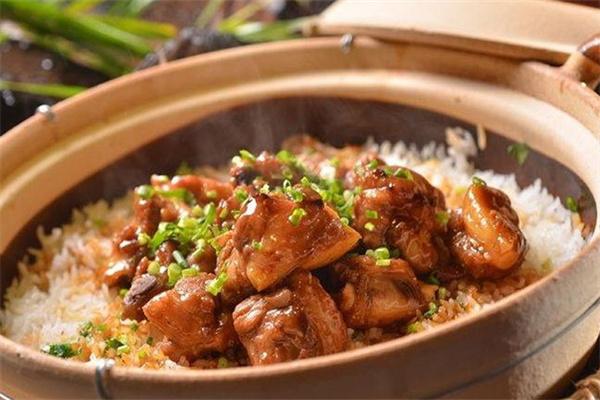 霞霞全味煲仔饭加盟