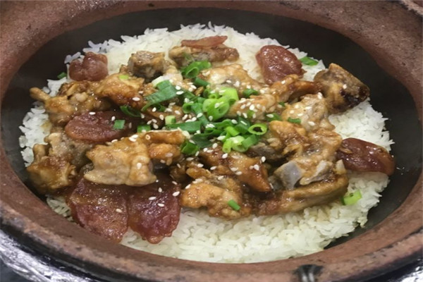 峰味屋煲仔饭加盟