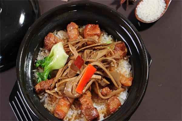 霞霞全味煲仔饭加盟