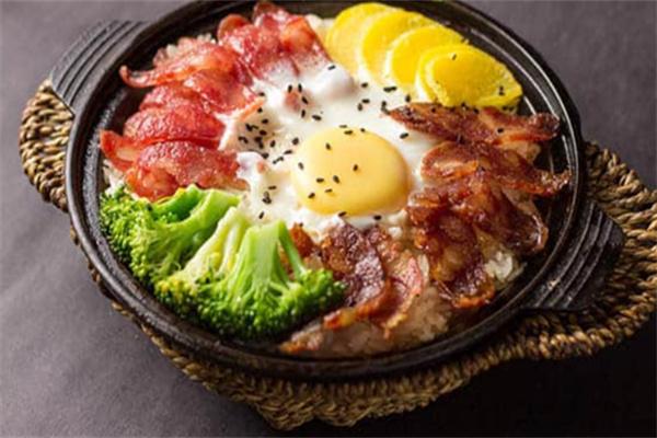 味臻粤煲仔饭加盟