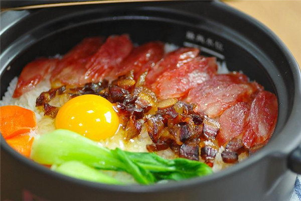 逸香煲仔饭加盟