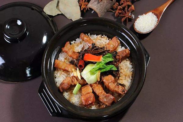 金米粒煲仔饭加盟