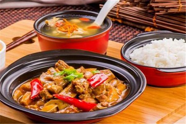 德诚农家煲仔饭加盟
