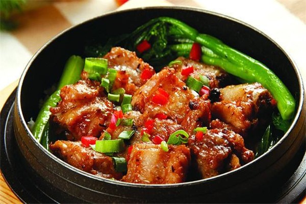 顺味煲仔饭加盟
