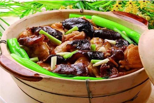 鼎福牛扒煲仔饭加盟