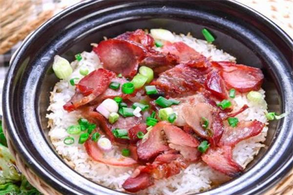 盒囧煲仔饭