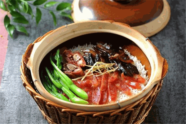 依恋港式煲仔饭加盟