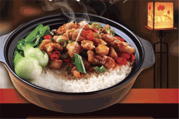 小柒土豆粉煲仔饭加盟