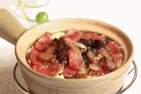 18峰味煲仔饭加盟