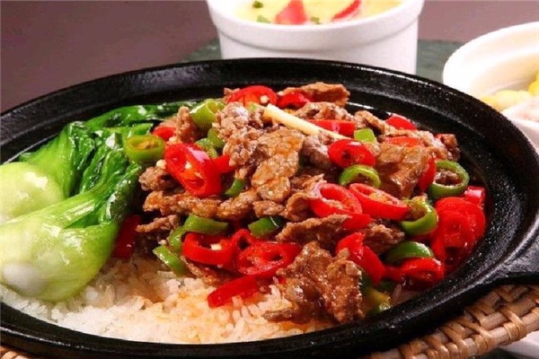 香源煲仔饭加盟