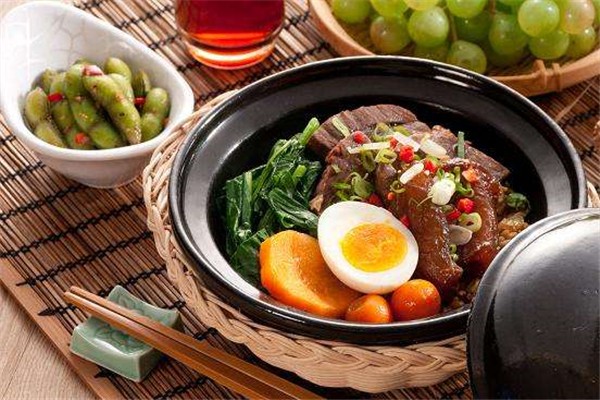 三思煲仔饭加盟