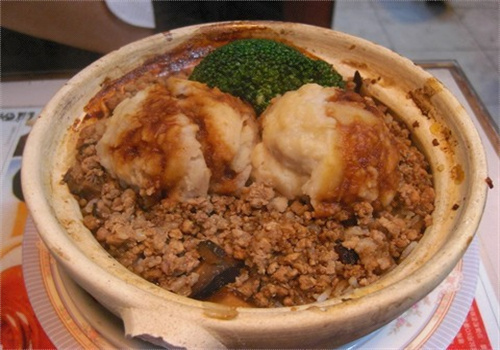 遇转角煲仔饭