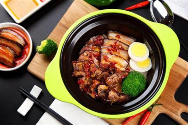 粒粒米煲仔饭加盟