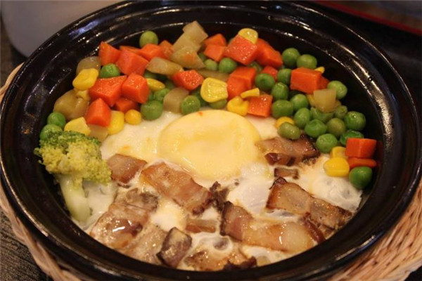 四方奇缘煲仔饭加盟