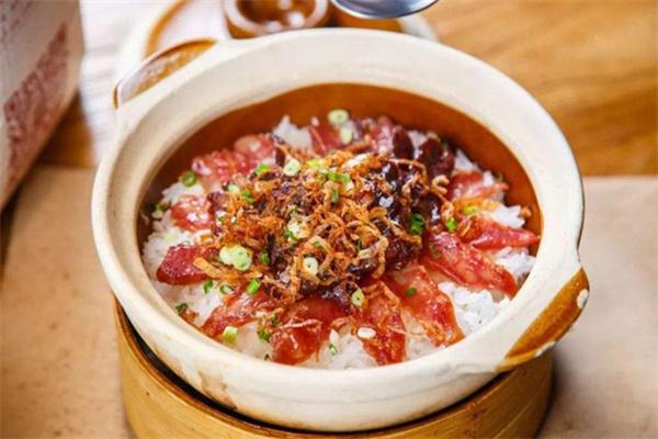 为食轩煲仔饭加盟