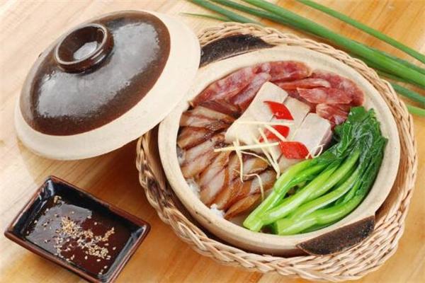 小四川煲仔饭加盟