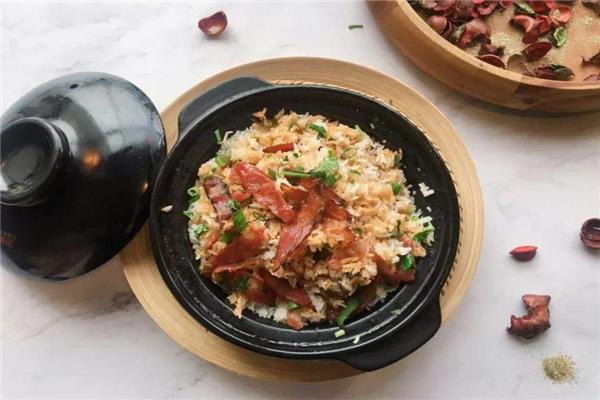 喳嬉煲仔饭加盟