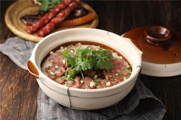 哒明特色煲仔饭加盟