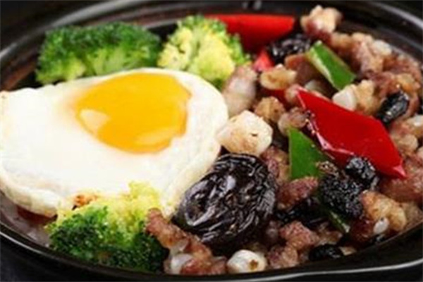 粤霸稻煲仔饭加盟