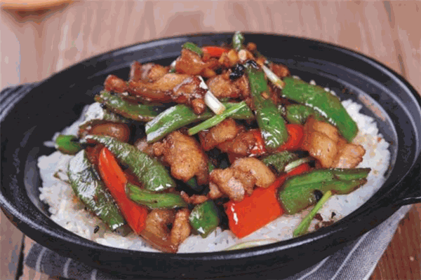 仔皇煲腊味煲仔饭加盟