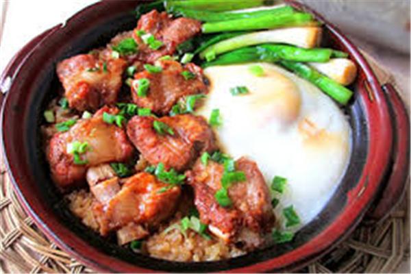 鑫鸿煲仔饭加盟
