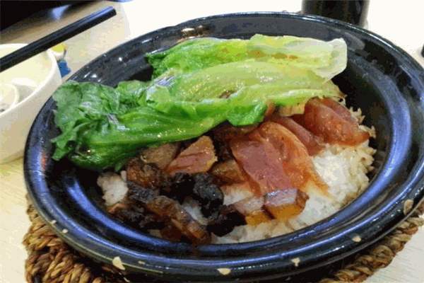 仔皇煲腊味煲仔饭加盟