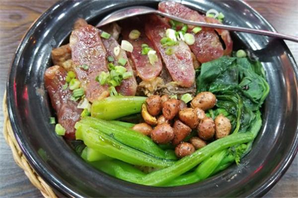 怡品劲煲仔饭