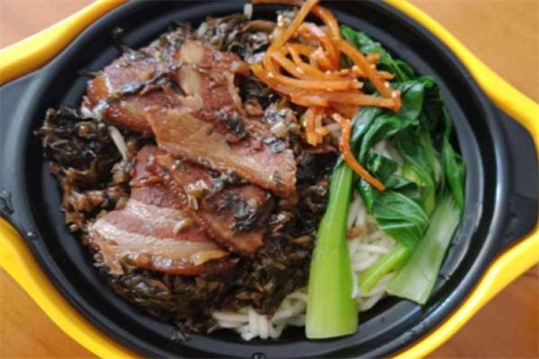 九块九煲仔饭加盟