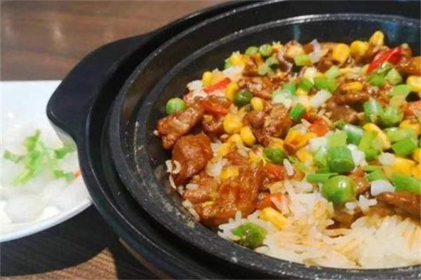 应萍特色煲仔饭加盟