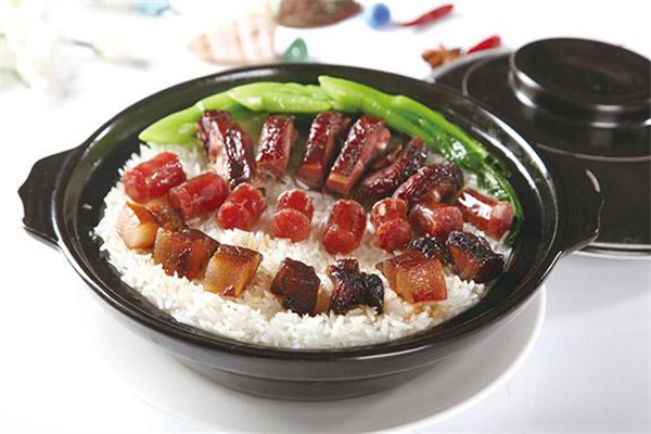应萍特色煲仔饭加盟