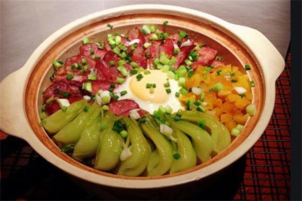 咖喱巧遇煲仔饭