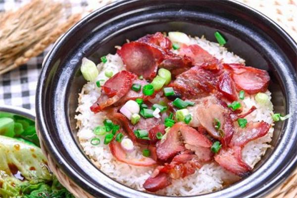 圣托煲仔饭