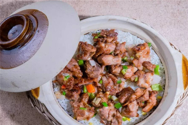瓦猫煲仔饭
