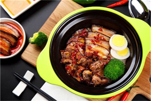 骆家仪煲仔饭